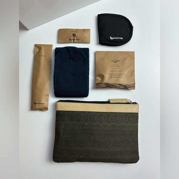 QANTAS Business Class Koskela Toiletry Bag And Amenity Kit Sealed Never Used - Picture 1 of 6